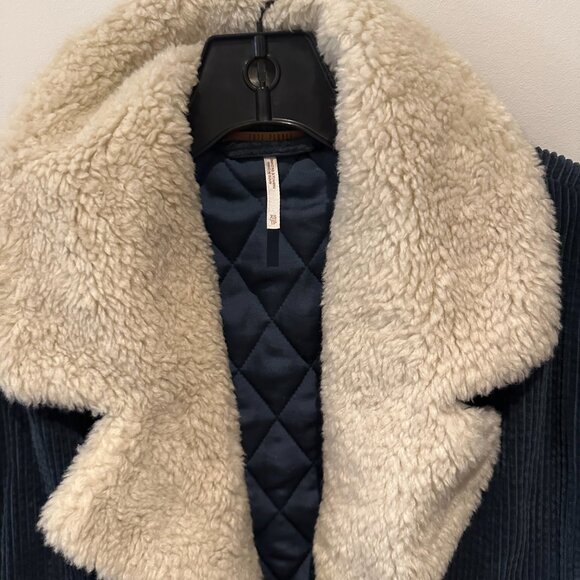 Free People Navy Corduroy Jacket with Cream Sherpa Collar - Picture 4 of 5